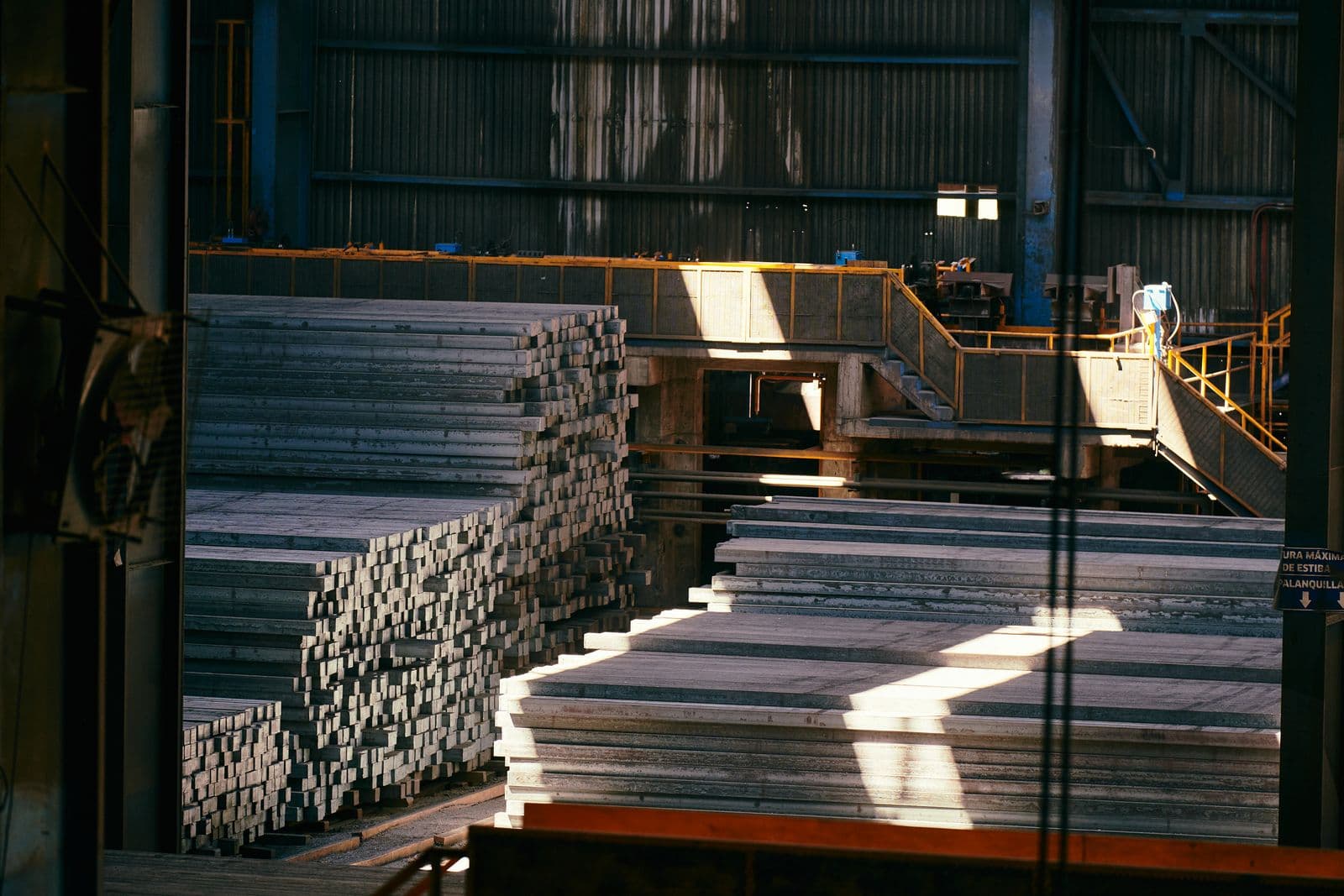POLYGLASS საწყობი